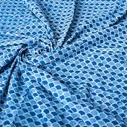 〔90cm切り売り〕インディゴブルーの伝統泥染め布 - 波柄〔幅約109cm〕 - サブ5