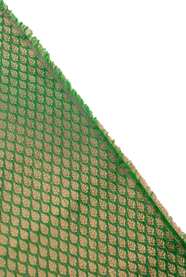 〔1m切り売り〕インドの伝統模様布 緑地に葉模様〔幅約108cm〕 4 - 端の部分の処理になります。