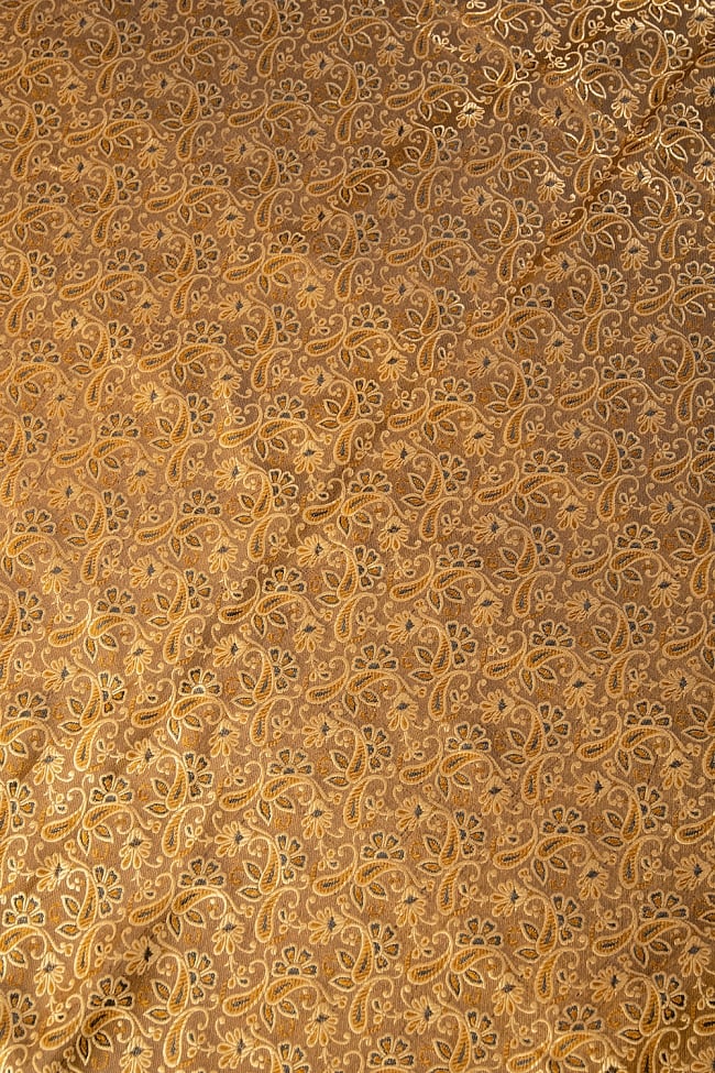 〔1m切り売り〕インドの伝統模様布 シャインペイズリー〔幅約110cm〕 2 - 柄の広がりを見てみました。