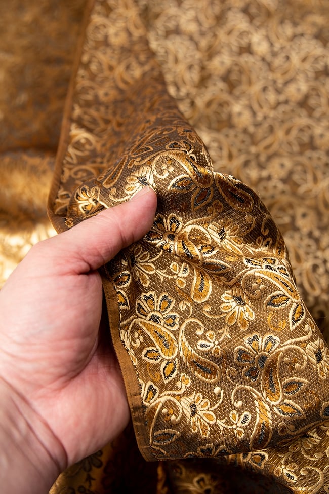〔1m切り売り〕インドの伝統模様布 シャインペイズリー〔幅約110cm〕 5 - 薄手の布地です。