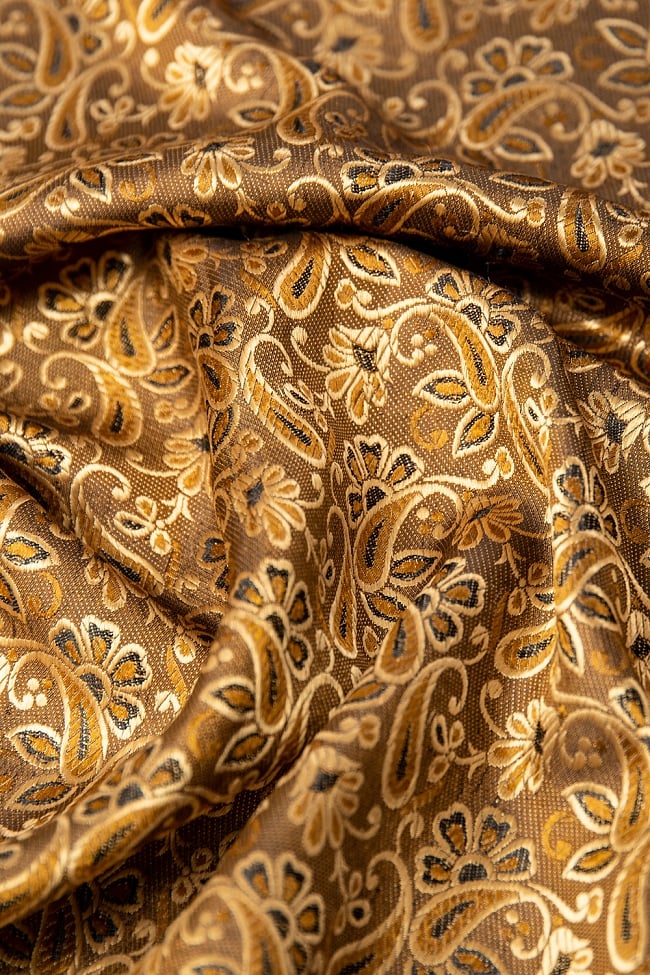 〔1m切り売り〕インドの伝統模様布 シャインペイズリー〔幅約110cm〕の写真1枚目です。布大国インドから届いた美しい布地です。光の加減によって美しい陰影が生まれます。切り売り,計り売り布,布 生地,アジア布,手芸,生地,アジアン,ファブリック,テーブルクロス,ソファーカバー