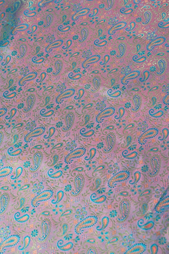 〔1m切り売り〕インドの伝統模様布 ピンク＆水色〔幅約113cm〕 2 - 柄の広がりを見てみました。