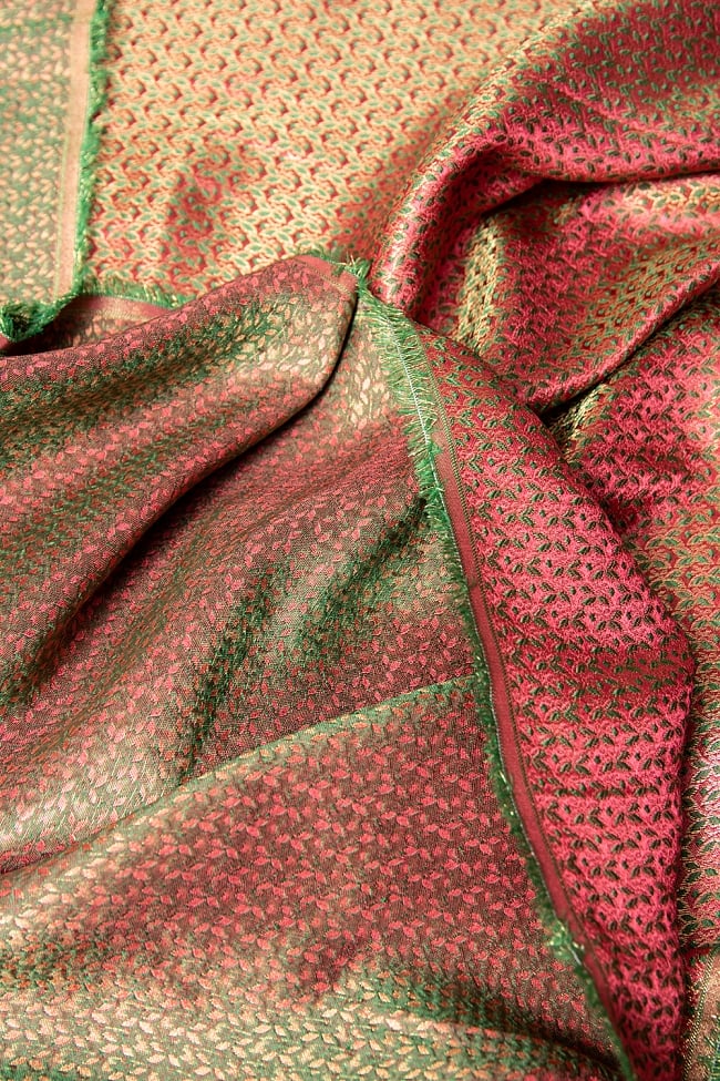 〔1m切り売り〕インドの伝統模様布 ピンク＆唐草〔幅約114cm〕 6 - 裏地はこのようになっています。