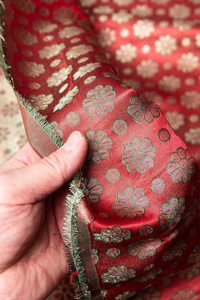 〔1m切り売り〕インドの伝統模様布 パープル・ピンク＆フラワー〔幅約115cm〕 5 - 薄手の布地です。
