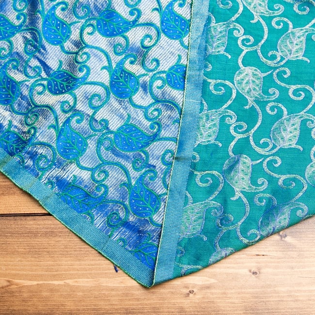 〔1m切り売り〕インドの伝統模様布〔幅約115cm〕 青系 4 - 裏面はこうなっております。