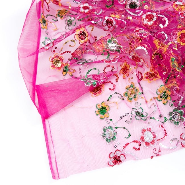〔1m切り売り〕メッシュ生地の刺繍とスパンコールクロス〔幅約105cm〕 - ピンク 5 - フチの写真です