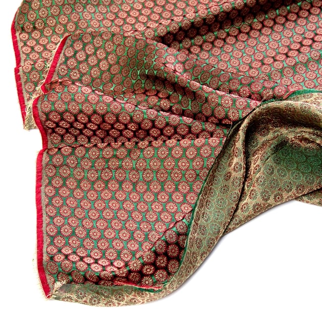 〔1m切り売り〕インドの伝統模様布〔幅約120cm〕 - グリーン 5 - フチの写真です