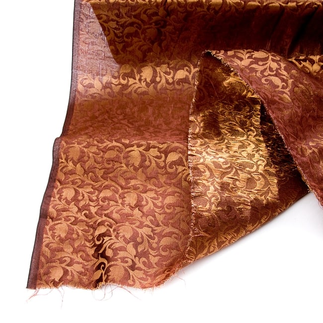 〔1m切り売り〕インドの伝統模様布〔幅約111cm〕 - ブラウン 5 - フチの写真です