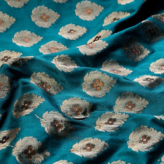 〔1m切り売り〕インドの伝統模様布〔幅約124cm〕 - 青緑の写真1枚目です。インドからやってきた切り売り布です。1点ご購入で1m、3点ご購入で3mなどご注文個数に応じた長さでお送りいたします。
切り売り,計り売り布,布 生地,アジア布,手芸,生地,アジアン,ファブリック,テーブルクロス,ソファーカバー