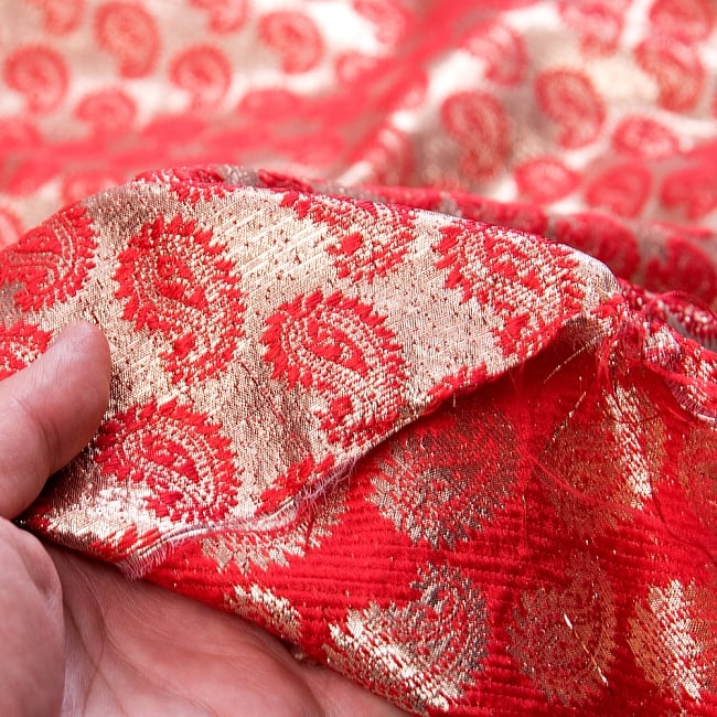 〔1m切り売り〕インドの伝統模様布〔幅約117cm〕 - オレンジ 6 - 生地の拡大写真です