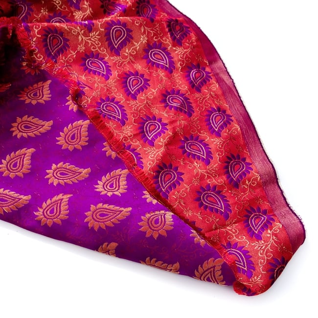 〔1m切り売り〕インドの伝統模様布〔幅約124cm〕 - レッド×パープル 5 - フチの写真です