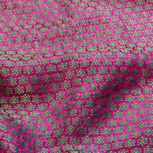 〔1m切り売り〕インドの伝統模様布〔幅約110cm〕 - 赤紫の写真1枚目です。インドからやってきた切り売り布です。1点ご購入で1m、3点ご購入で3mなどご注文個数に応じた長さでお送りいたします。
切り売り,計り売り布,布 生地,アジア布,手芸,生地,アジアン,ファブリック,テーブルクロス,ソファーカバー