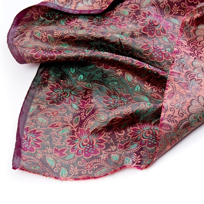 〔1m切り売り〕インドの伝統模様布〔幅約119cm〕 - 赤紫×グリーン 5 - フチの写真です