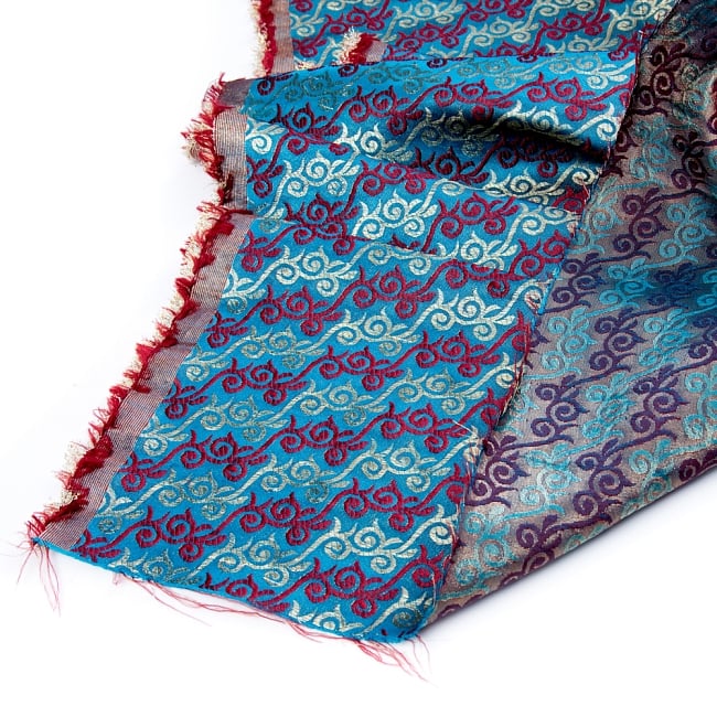 〔1m切り売り〕インドの伝統模様布〔幅約120cm〕 - 青緑 5 - フチの写真です