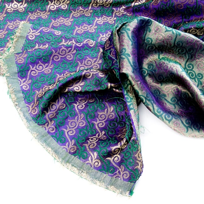 〔1m切り売り〕インドの伝統模様布〔幅約122cm〕 - パープル 5 - フチの写真です