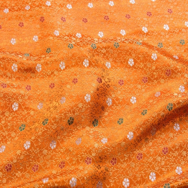 〔1m切り売り〕インドの伝統模様布〔幅約118cm〕 - オレンジの写真1枚目です。インドからやってきた切り売り布です。1点ご購入で1m、3点ご購入で3mなどご注文個数に応じた長さでお送りいたします。
切り売り,計り売り布,布 生地,アジア布,手芸,生地,アジアン,ファブリック,テーブルクロス,ソファーカバー