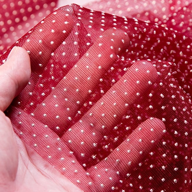 〔1m単位切り売り〕ゴールドドットプリントのメッシュ生地布〔112cm〕 - えんじ 6 - 拡大写真です