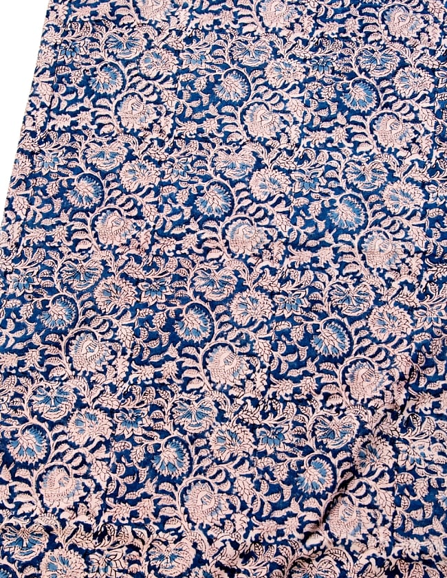 〔1m切り売り〕伝統息づく南インドから　昔ながらの木版藍染の更紗模様布〔117cm〕 - 紺系 2 - とても素敵な雰囲気です
