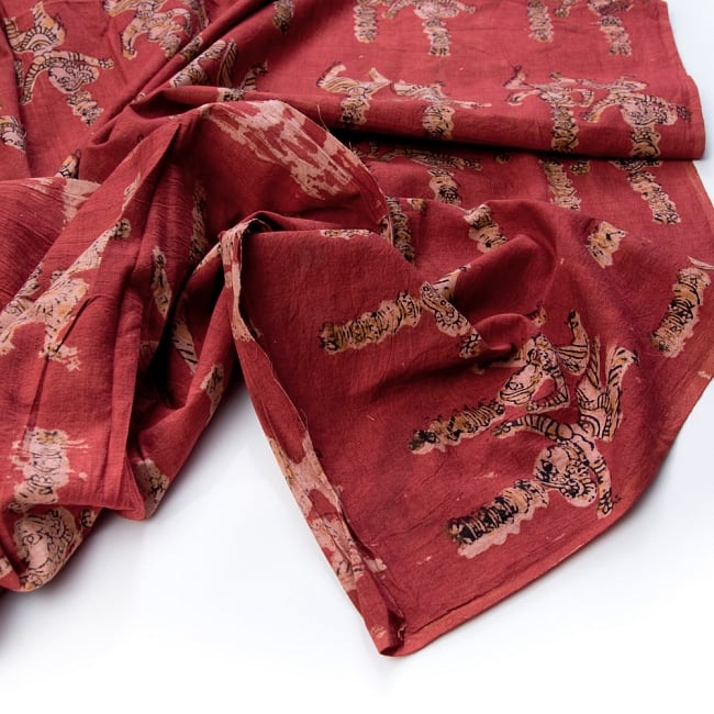 〔1m切り売り〕伝統息づく南インドから　昔ながらの木版染めラジャスタンダンス柄布〔111cm〕 - 赤系 4 - 縁の写真です