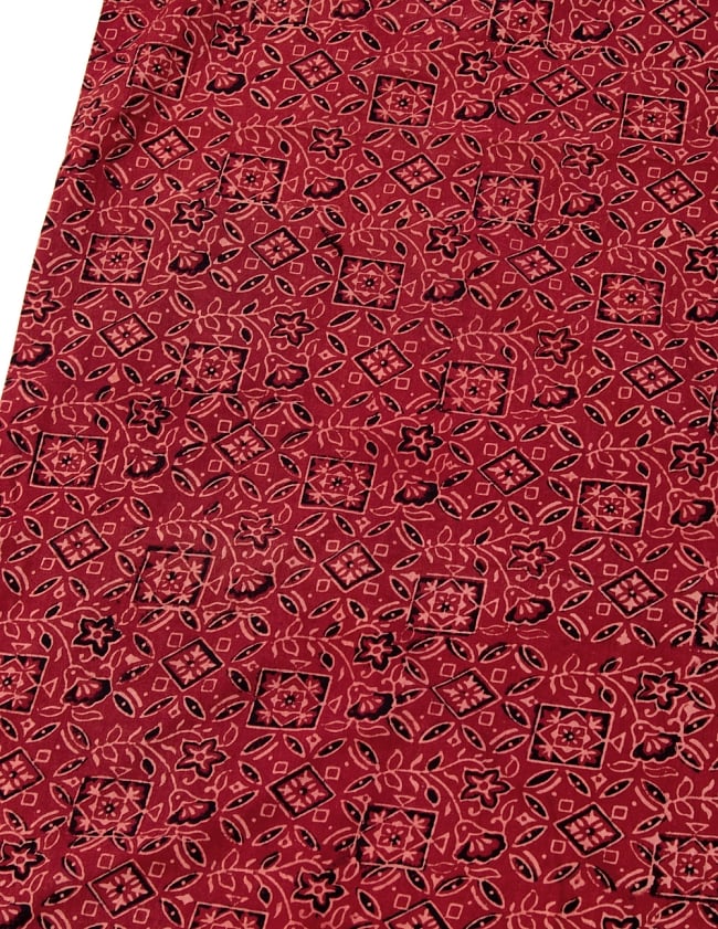 〔1m切り売り〕伝統息づく南インドから　昔ながらの木版染め伝統模様布〔117cm〕 - えんじ 2 - とても素敵な雰囲気です