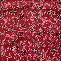 〔1m切り売り〕伝統息づく南インドから　昔ながらの木版染め更紗模様布〔115cm〕 - えんじの商品写真