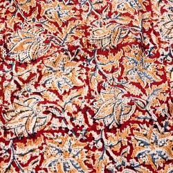 〔1m切り売り〕伝統息づく南インドから　昔ながらの木版染め更紗模様布〔113cm〕 - 赤×紺×黄の商品写真