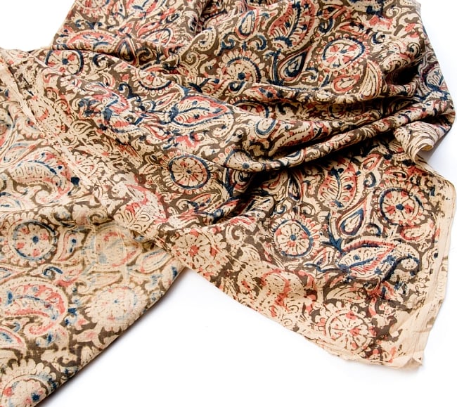 〔1m切り売り〕伝統息づく南インドから　昔ながらの木版染め更紗模様布〔113cm〕 - カーキ×赤×青 4 - 縁の写真です