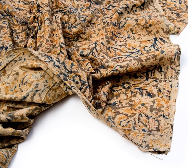 〔1m切り売り〕伝統息づく南インドから　昔ながらの木版染め更紗模様布〔112cm〕 - カーキ×青×黄 4 - 縁の写真です