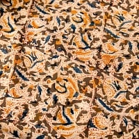 〔1m切り売り〕伝統息づく南インドから　昔ながらの木版染め更紗模様布〔113cm〕 - カーキ×青×黄の商品写真