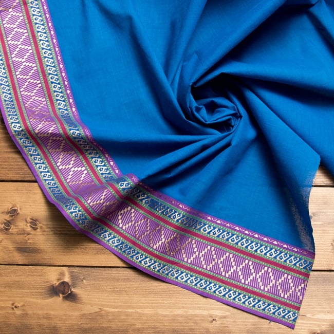 〔1m切り売り〕ハーフボーダーコットンクロス　幅約110cm青・紫系の写真1枚目です。インドらしい味わいのある布地です。切り売り,量り売り布,アジア布 量り売り,手芸,裁縫,生地,アジアン,ファブリック