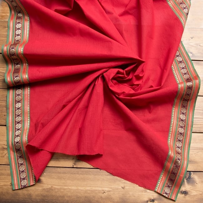 〔1m切り売り〕ボーダーコットンクロス　幅約111cm赤系の写真1枚目です。インドらしい味わいのある布地です。切り売り,量り売り布,アジア布 量り売り,手芸,裁縫,生地,アジアン,ファブリック