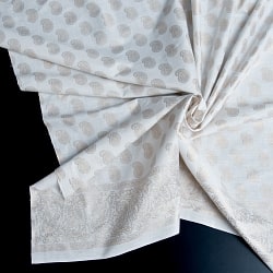 〔1m切り売り〕インドの伝統模様布〔幅約105cm〕ホワイトの商品写真