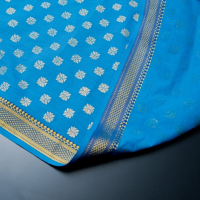 〔1m切り売り〕インドの伝統模様布〔幅約110cm〕ブルー 4 - 裏面はこうなっております。
