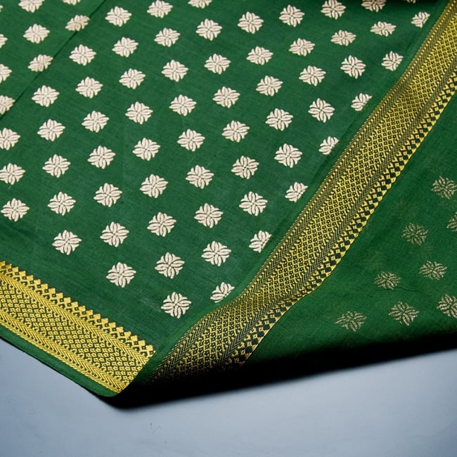 〔1m切り売り〕インドの伝統模様布〔幅約110cm〕グリーン 4 - 裏面はこうなっております。