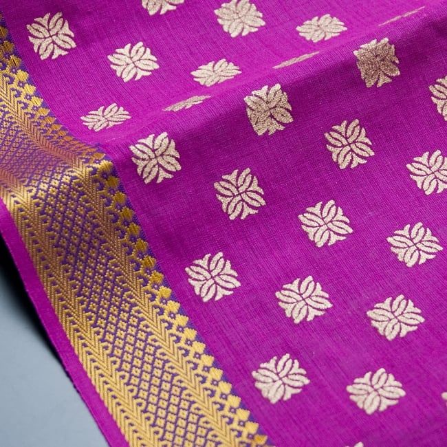 〔1m切り売り〕インドの伝統模様布〔幅約110cm〕パープル 2 - 生地の拡大写真です
