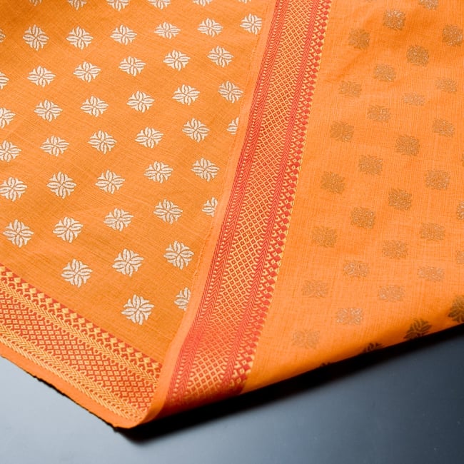 〔1m切り売り〕インドの伝統模様布〔幅約110cm〕オレンジ 4 - 裏面はこうなっております。