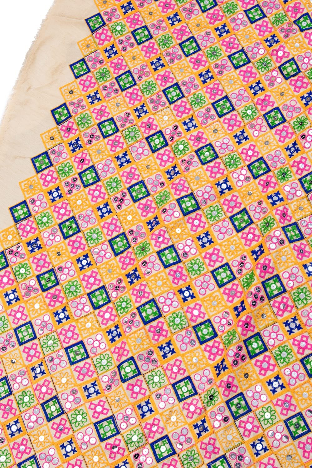 〔1m切り売り〕ラジャスタンの刺繍布〔108cm〕 シャンパンゴールド / 計り売り布 生地 アジア布 手芸 インド ファブリック エスニック