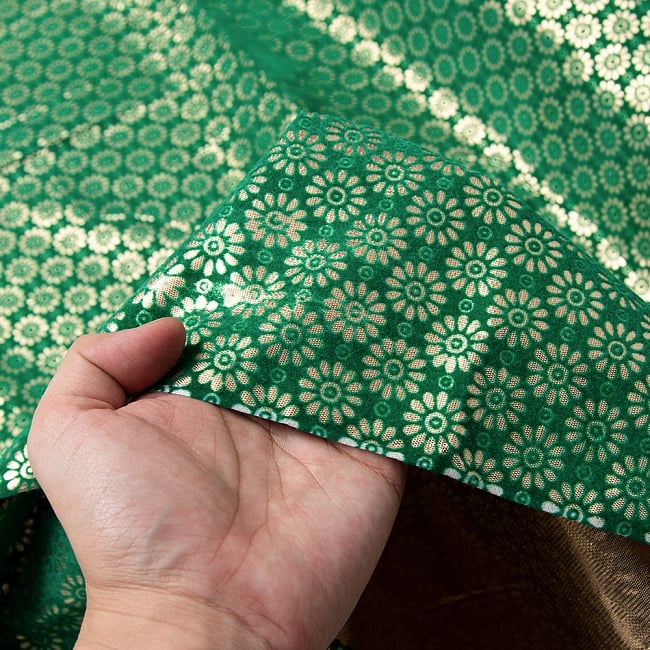 〔1m単位切り売り〕インドの伝統模様布 - 幅約104cm 5 - 薄手の生地です。