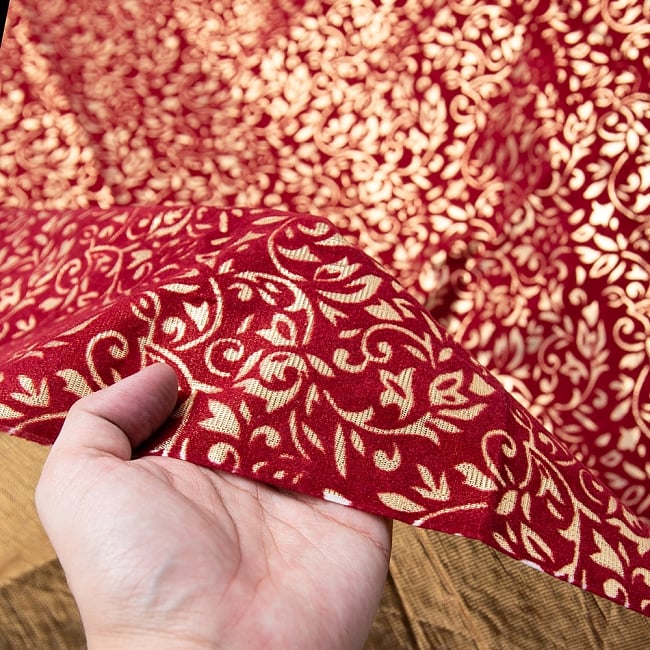 〔1m単位切り売り〕インドの伝統模様布 - 幅約104cm 5 - 薄手の生地です。