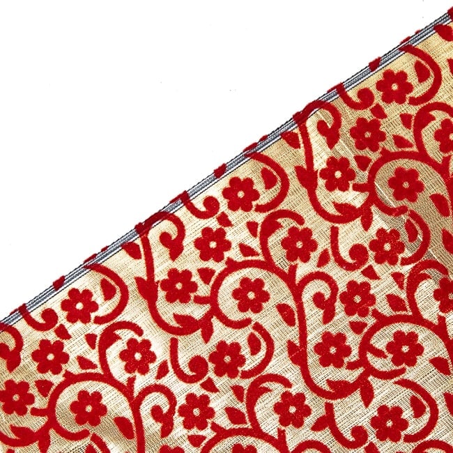 〔1m切り売り〕インドの伝統模様布 - 幅約104cm 4 - 端の部分の処理の様子です。