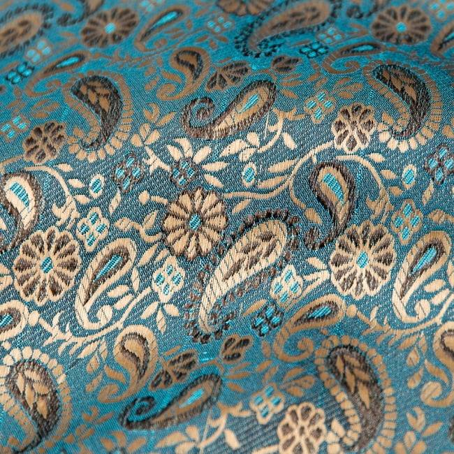 〔1m切り売り〕インドの伝統模様布〔幅約110cm〕 3 - 拡大写真です。独特な雰囲気があります。