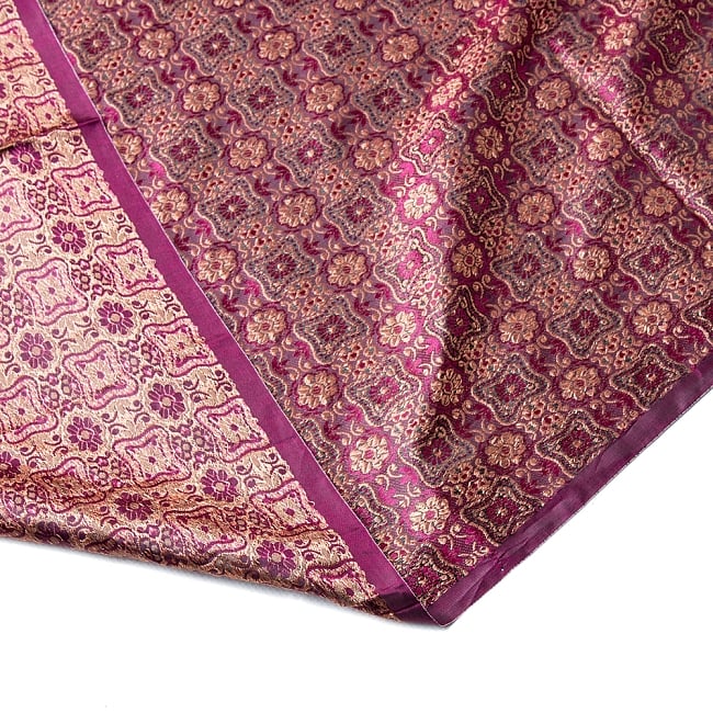 〔1m切り売り〕インドの伝統模様布〔幅約120cm〕 6 - 生地の拡大写真です