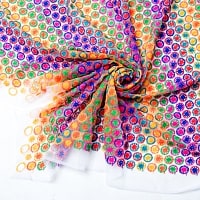 〔1m単位切り売り〕伝統模様刺繍のメッシュ生地布〔幅約108cm〕の商品写真