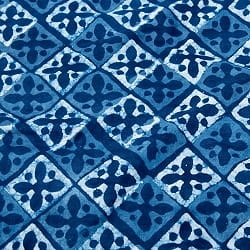 〔1m切り売り〕伝統息づく南インドから　昔ながらの木版インディゴ藍染布〔115cm〕 - 伝統模様の商品写真