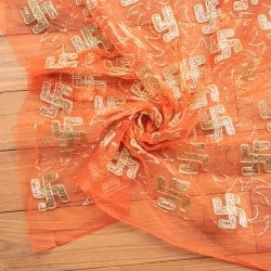 〔1m単位切り売り〕伝統模様刺繍のメッシュ生地布〔幅約108cm〕の商品写真