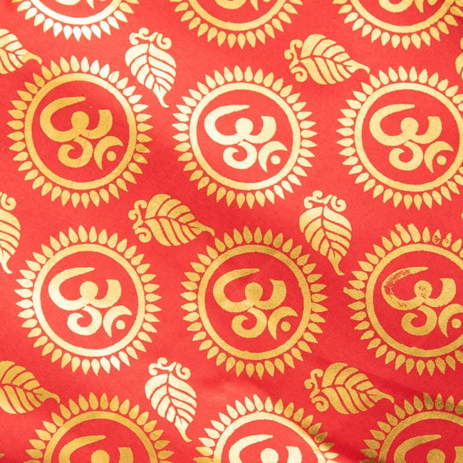 〔1m切り売り〕インドの伝統柄ゴールドプリント光沢布〔幅約100cm〕 8 - 選択2：レッド