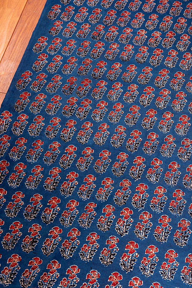 〔約6.75m 長尺布】伝統息づくインドから　昔ながらの木版インディゴ藍染布〔横幅：約111.5cm〕 2 - とても素敵な雰囲気です
