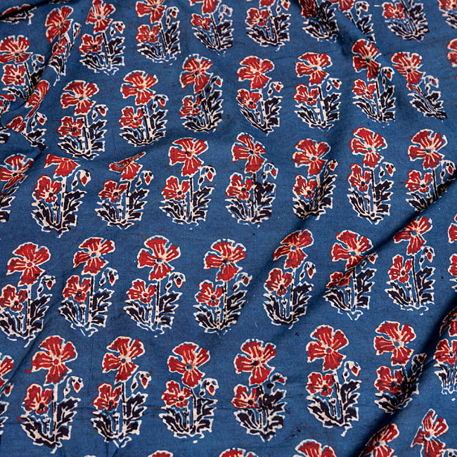 〔約6.75m 長尺布】伝統息づくインドから　昔ながらの木版インディゴ藍染布〔横幅：約111.5cm〕の写真