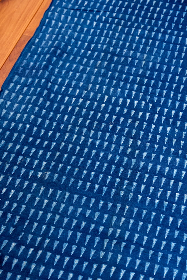 〔約3.8m 長尺布】伝統息づくインドから　昔ながらの木版インディゴ藍染布　レイン〔横幅：約110cm〕 2 - とても素敵な雰囲気です