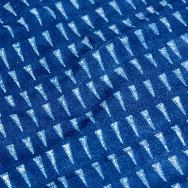〔約3.8m 長尺布】伝統息づくインドから　昔ながらの木版インディゴ藍染布　レイン〔横幅：約110cm〕の写真